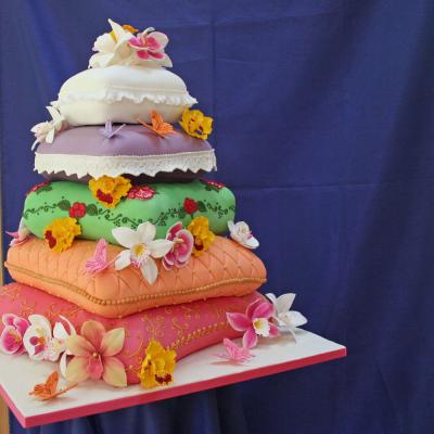 Icing Emboidered Wedidng Cake Cushions