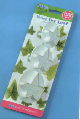 Large Holly Leaf Plunger Set
