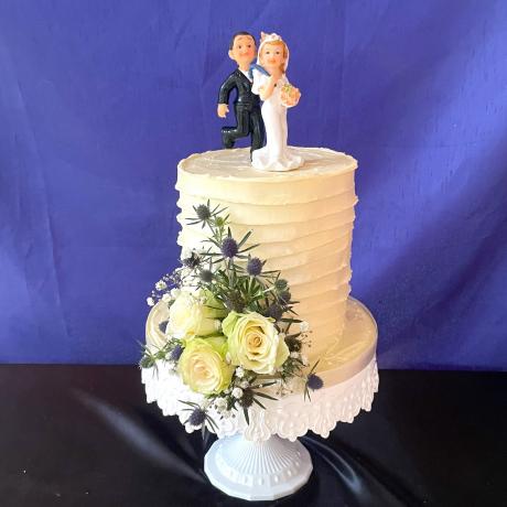 Comical Bride and Groom Cake Topper