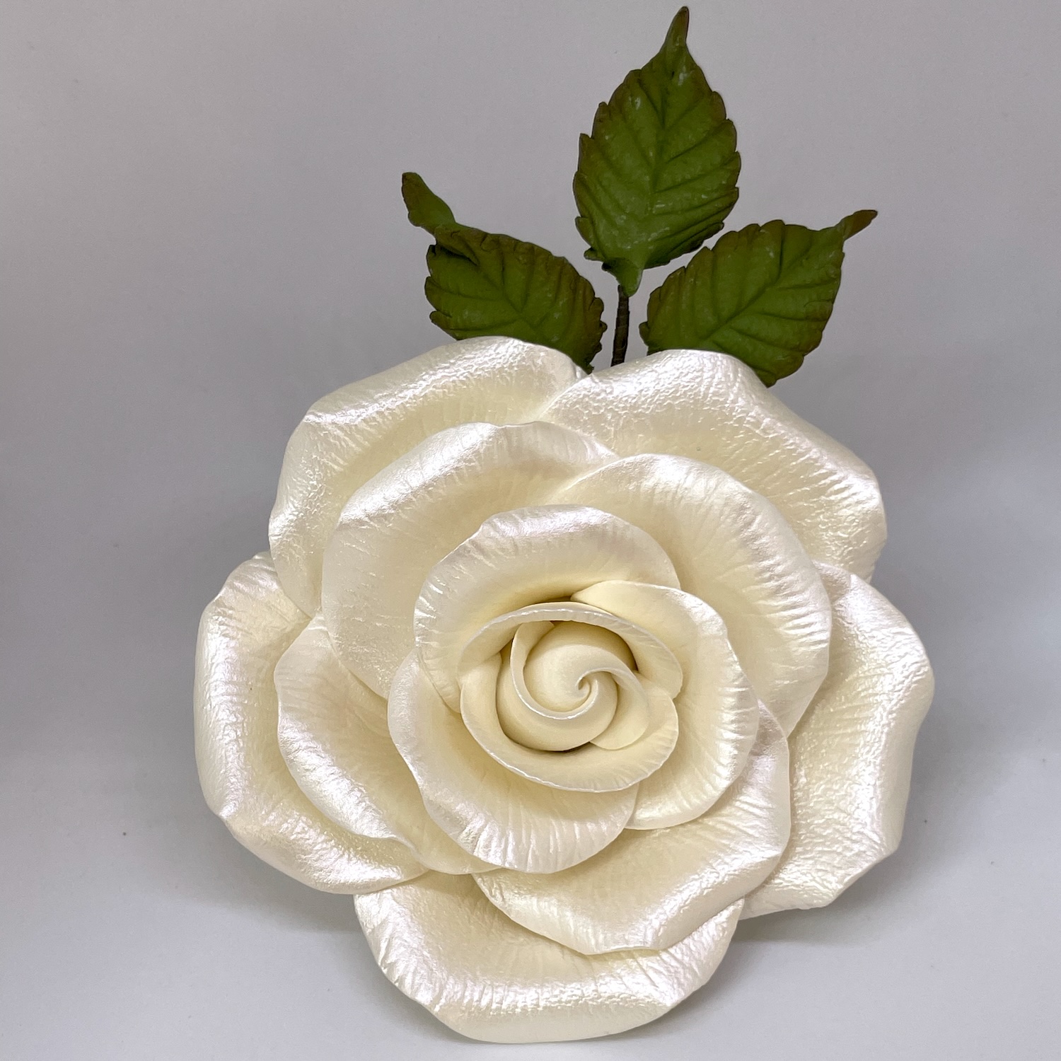 Giant Pearlised Sugar Rose Spray