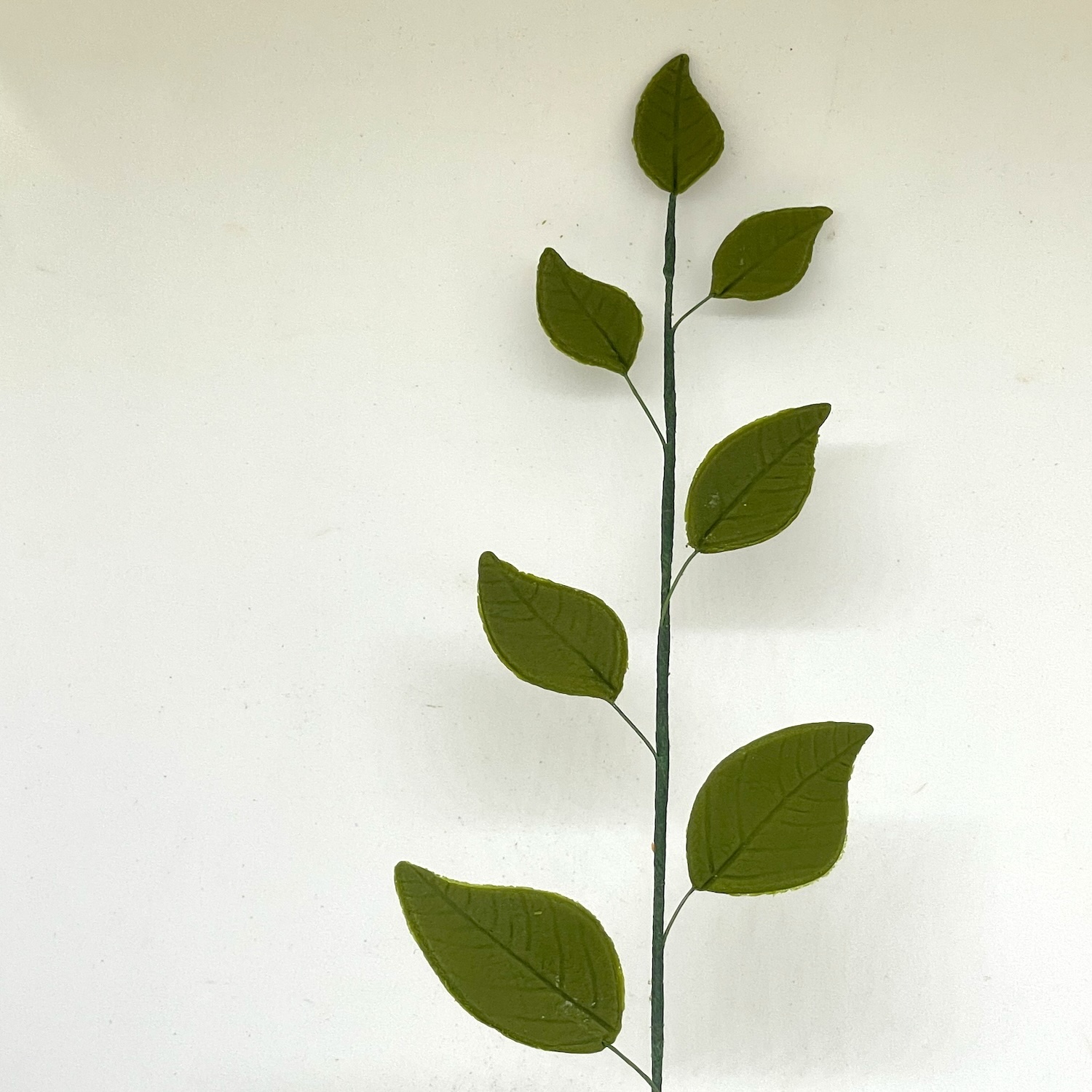 7 Dark Green Trailing Leaf Spray