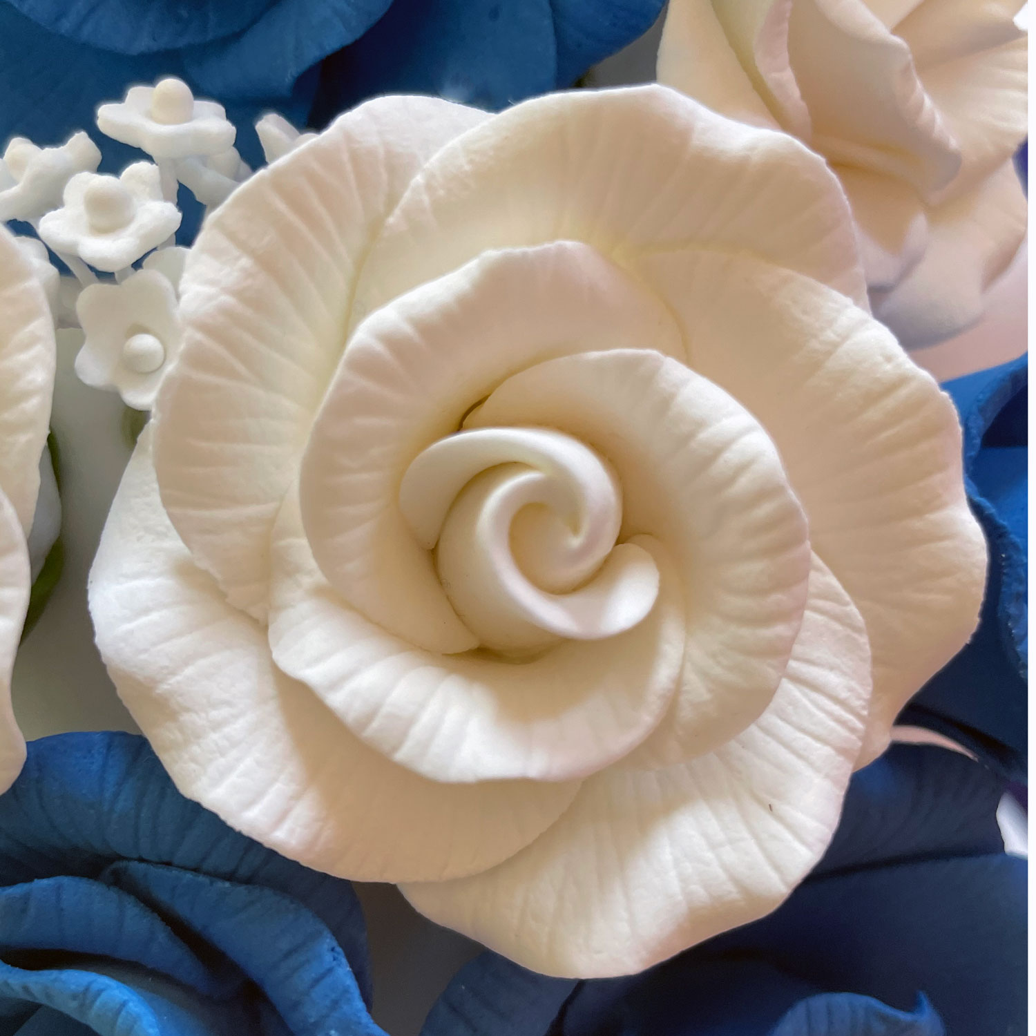 Medium White Sugar Rose