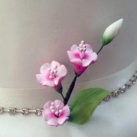 Realistically shaded sugar blossom sprays