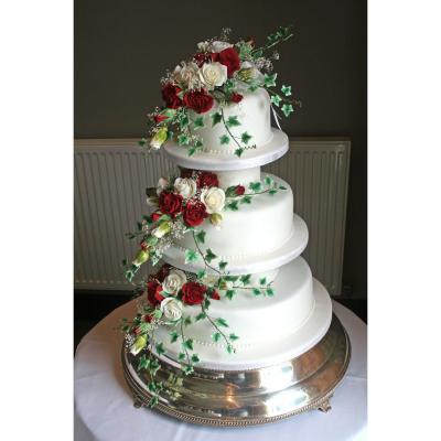 Cake Sepearted with Icing Sugar Collars