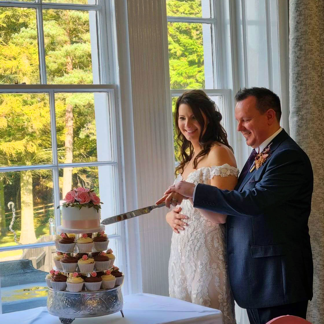 Wedding Cake Cutting