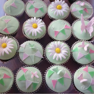 Bunting Cupcakes