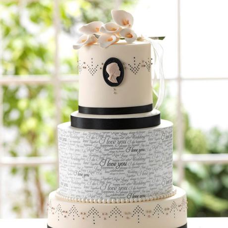 Cake decorated with Sugar Cameos