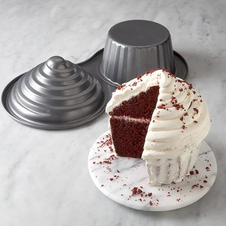Large Cup Cake Tin and Finished Cake