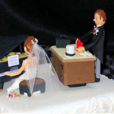 Groom sculpts a heart